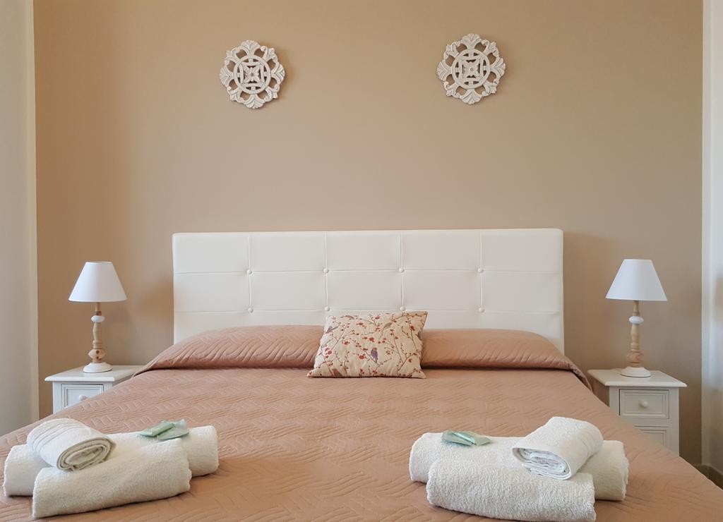 マリネッラ Demetra Malophoros Bed & Breakfast エクステリア 写真